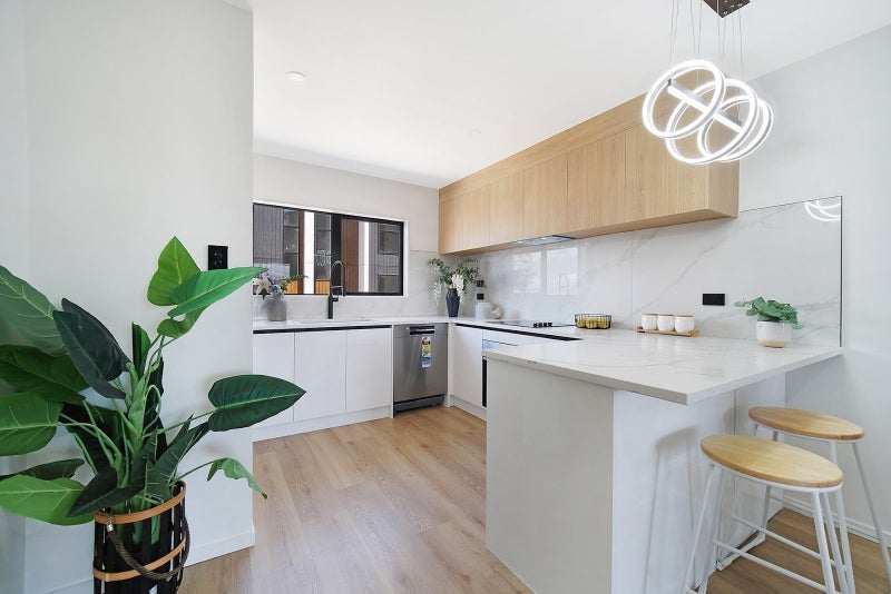 2/26 Dale Crescent, Pakuranga, Auckland - Carousel 1