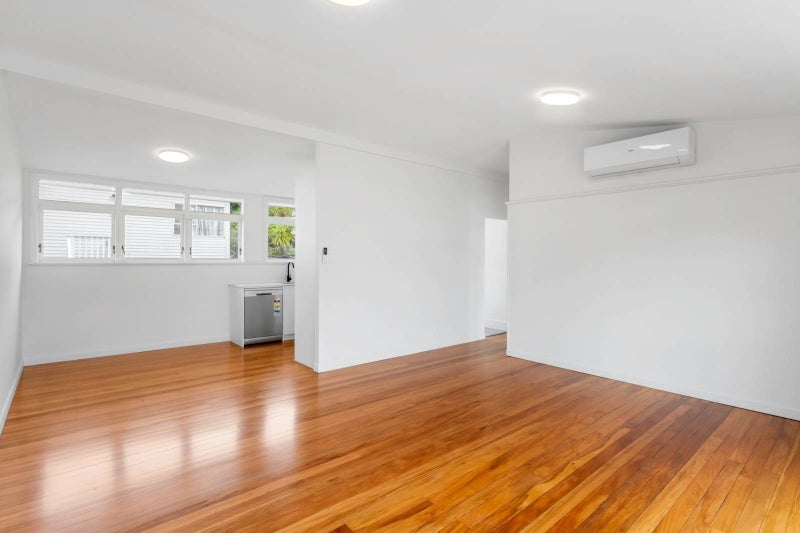 2/26 Warwick Street, Western Springs, Auckland - Carousel 2