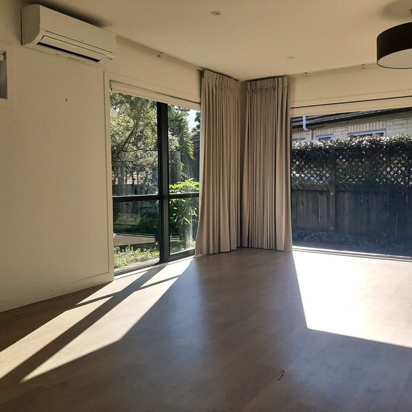 20C Waddell Avenue, Point England, Auckland - Carousel 2