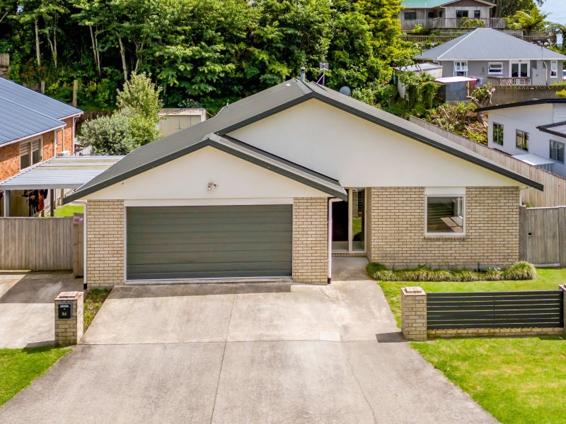 24 Moulton Street, Moturoa, New Plymouth - Carousel 1