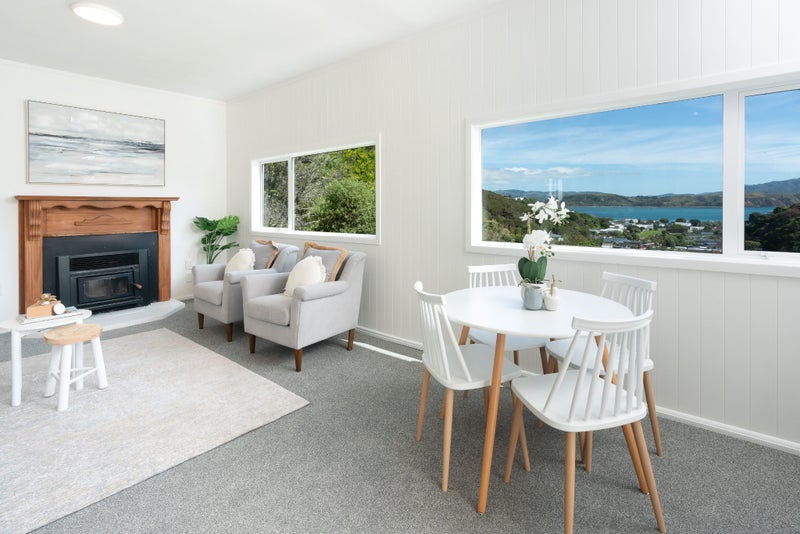 84 Cluny Road, Plimmerton, Porirua - Carousel 1
