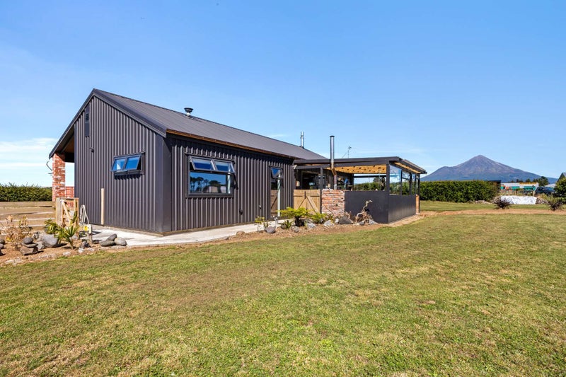 58 Monmouth Road, Pembroke, Stratford - Carousel 1