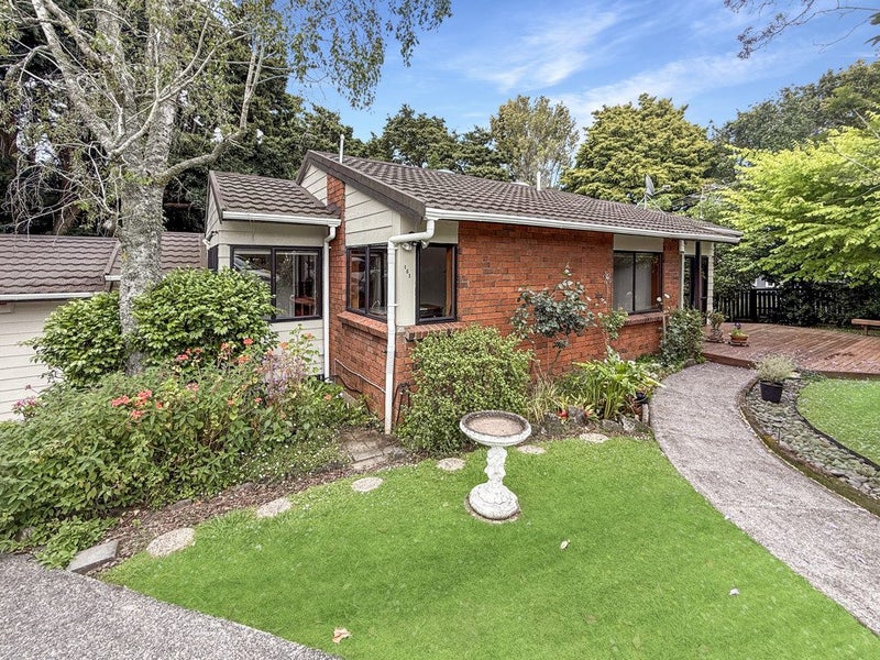 151 Everglade Drive, Totara Heights, Auckland - Carousel 1