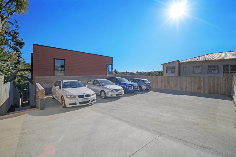 52 School Road, Morningside, Auckland - Carousel 13