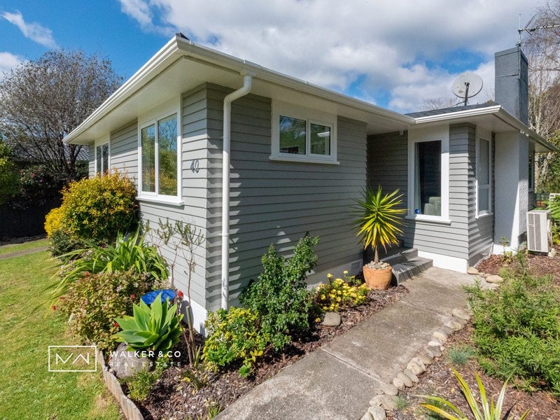 40 Larchmont Grove, Totara Park, Upper Hutt - Carousel 2