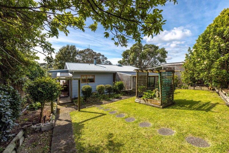 35 Pacific Parade, Surfdale, Waiheke Island - Carousel 20