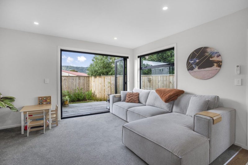 11/58 Walters Street, Avalon, Lower Hutt - Carousel 1