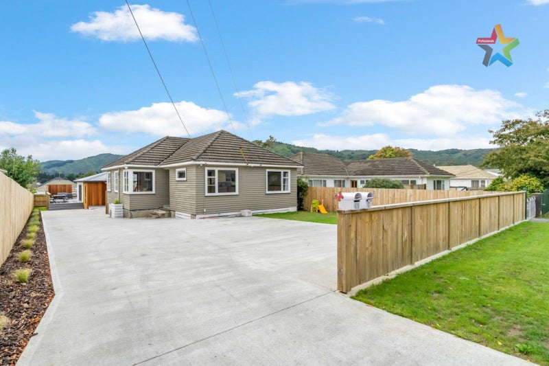 42 Fraser Street, Wainuiomata, Lower Hutt - Carousel 1