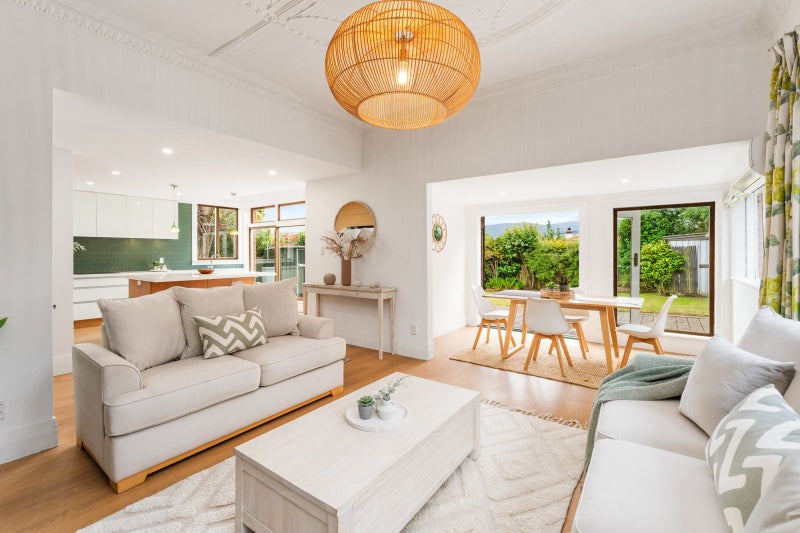 21 Grandview Crescent, Opoho, Dunedin - Carousel 1