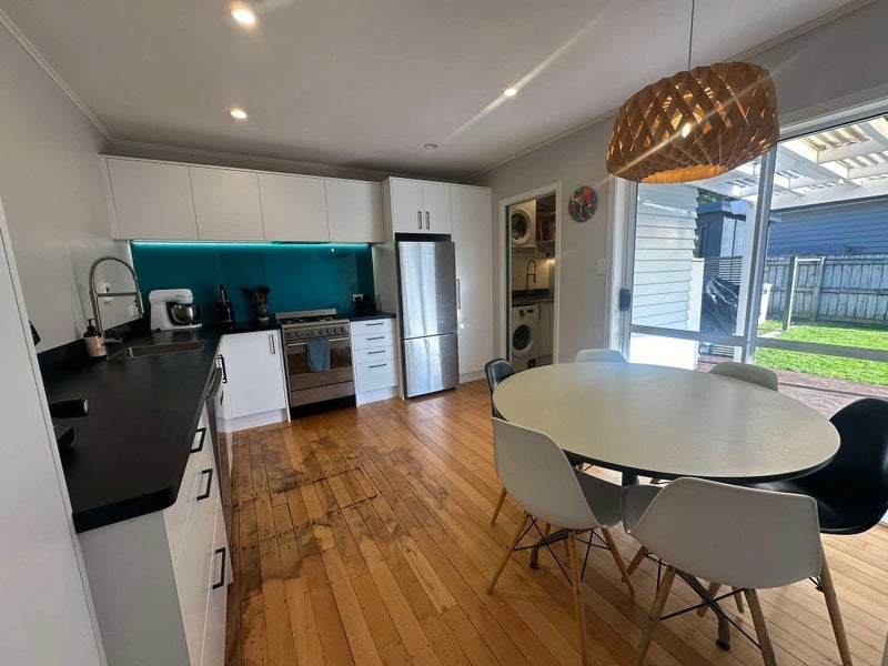 10 Pinehaven Road, Pinehaven, Upper Hutt - Carousel 2