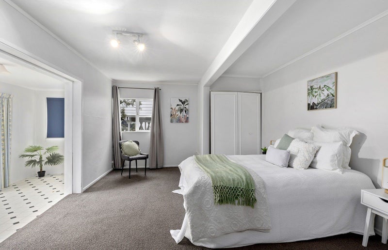 19A Tawa Terrace, Tawa, Wellington - Carousel 2