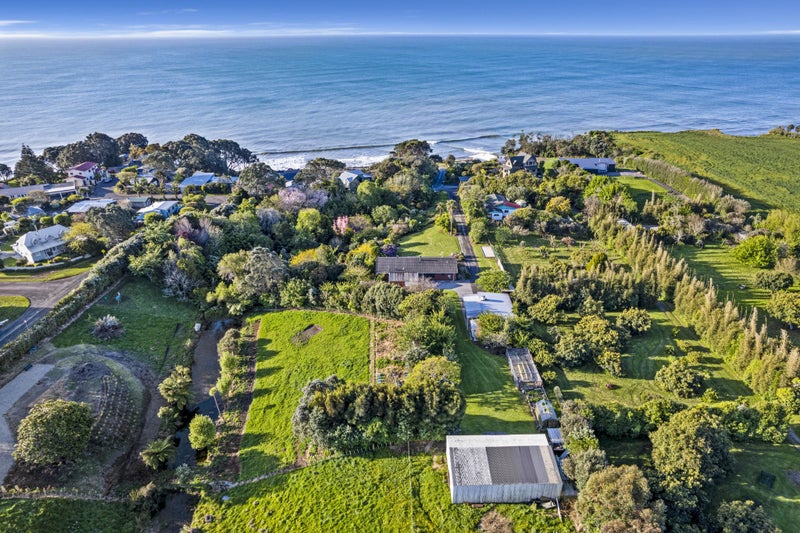 18 Onaero Beach Road, Onaero, Waitara - Carousel 24