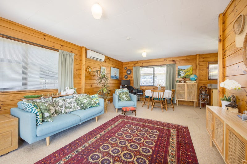 12B Walton Street, Red Beach, Whangaparāoa - Carousel 2