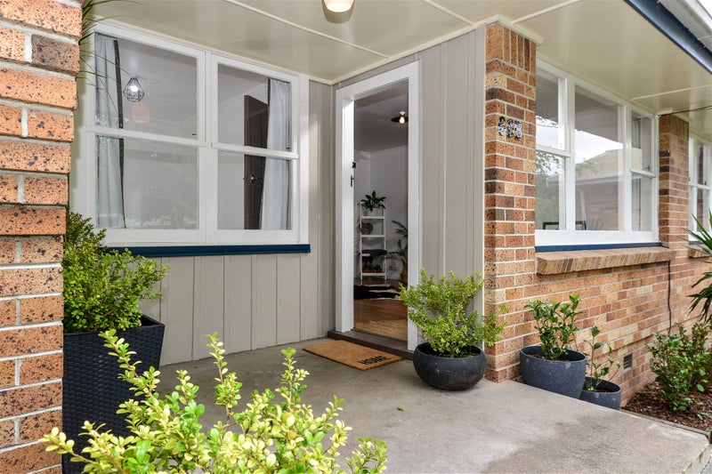 69B Fox Street, Hamilton East, Hamilton - Carousel 2