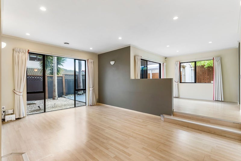 2/25 Thirlmere Rise, Northpark, Auckland - Carousel 2