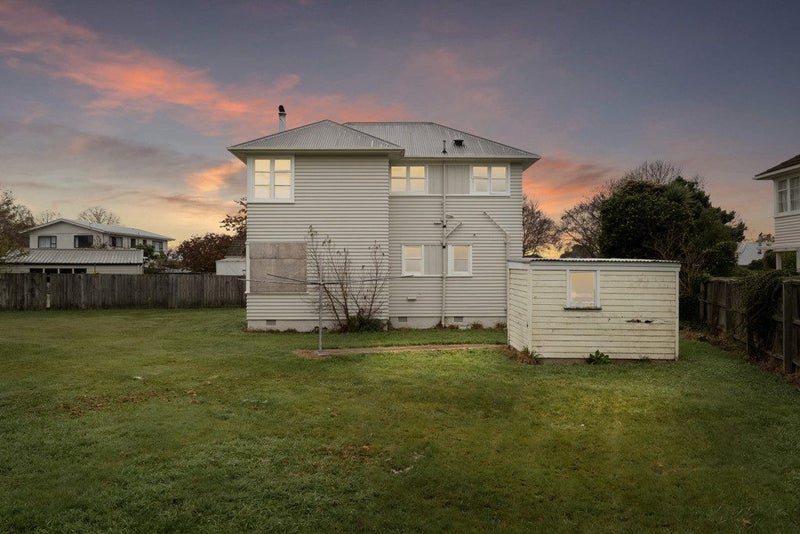8 Lyall Place, Bryndwr, Christchurch - Carousel 1