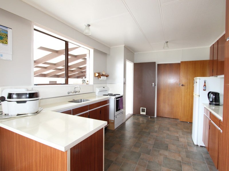 5 Huxley Street, Pahiatua, Pahiatua - Carousel 2