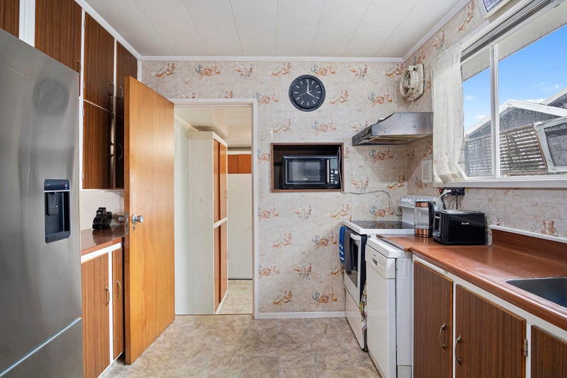 43B Corrin Street, Melville, Hamilton - Carousel 2