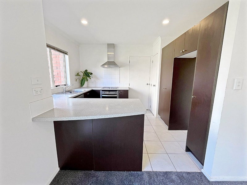 61 Brashier Circle, Sunnyvale, Auckland - Carousel 2