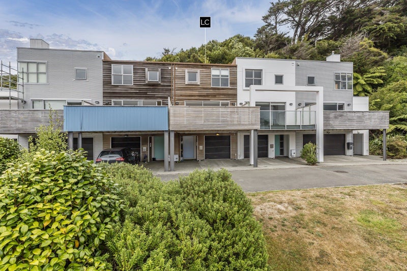 17 Saddleback Grove, Karori, Wellington - Carousel 2