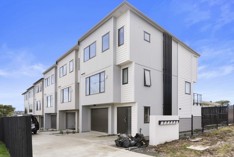 115D Bruce Road, Glenfield, Auckland - Carousel 1