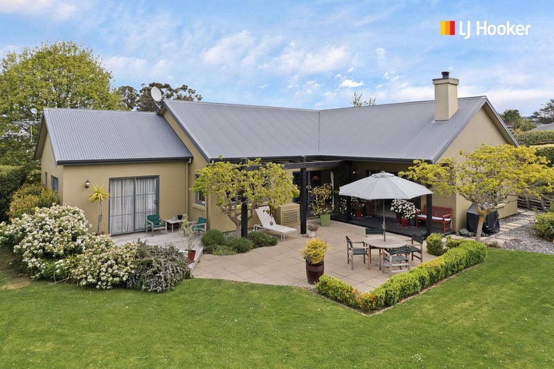 14 Sunninghurst Drive, Fairfield, Dunedin - Carousel 1