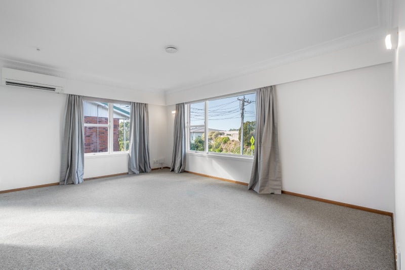 2/20 Warren Avenue, Three Kings, Auckland - Carousel 2