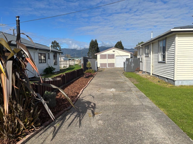 42 Disraeli Street, Westport, Westport - Carousel 2