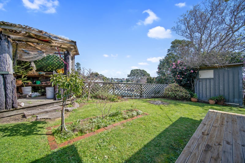 37 Queens Road, Glen Avon, New Plymouth - Carousel 2