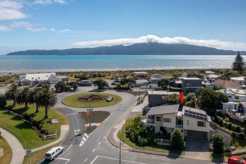 3 Golf Road, Paraparaumu Beach, Paraparaumu - Carousel 1