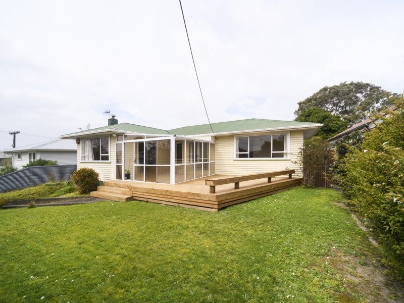 4 Slacks Road, Awapuni, Palmerston North - Carousel 19