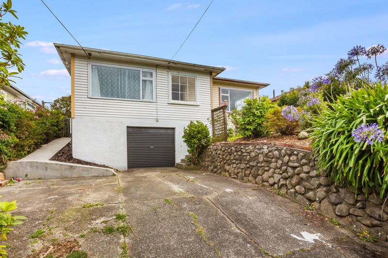 16 Raroa Terrace, Tawa, Wellington - Carousel 26
