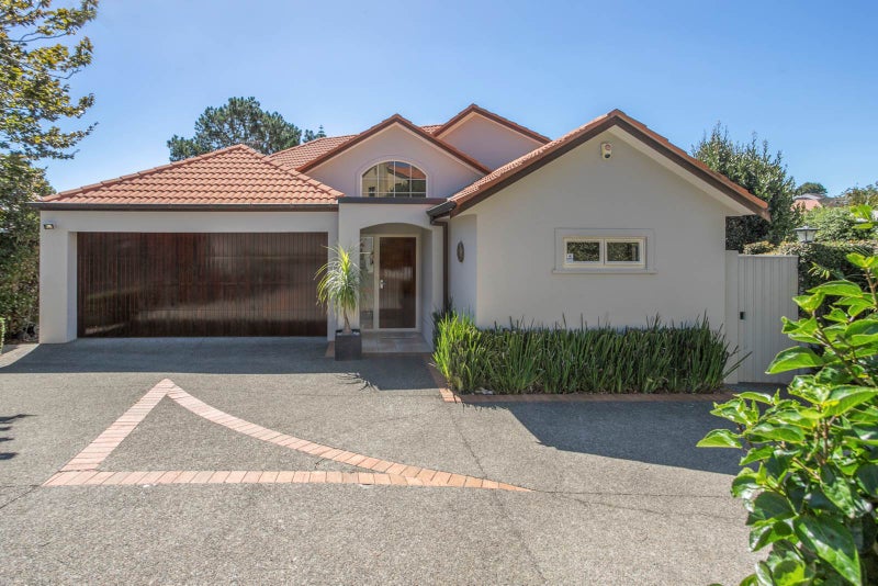 17 Lucia Glade, Meadowbank, Auckland - Carousel 1