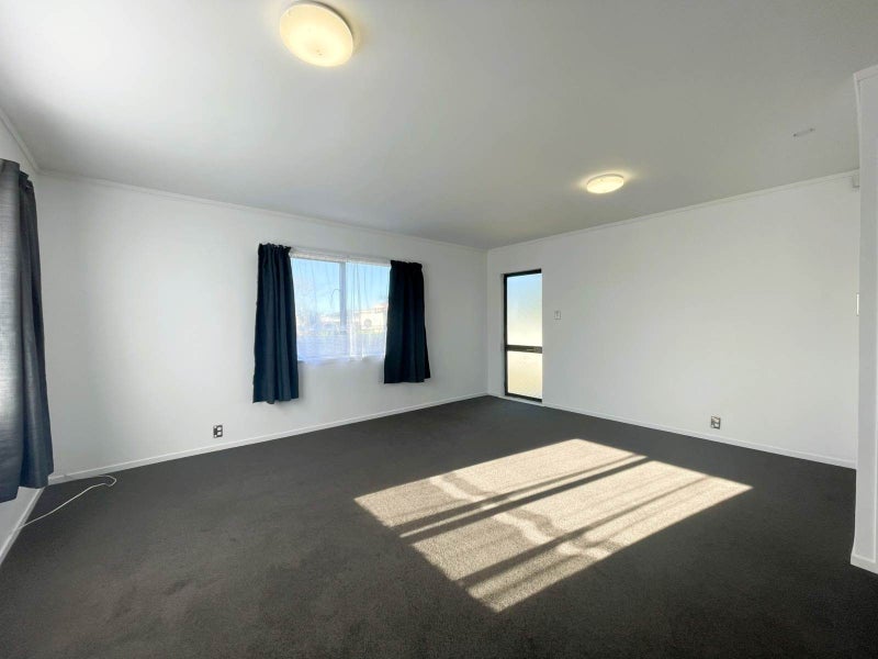 58 Maplesden Drive, Clendon Park, Auckland - Carousel 2