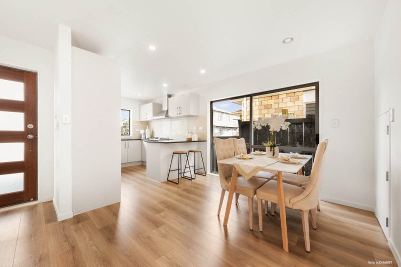 11 Bushpark Place, Flat Bush, Auckland - Carousel 2