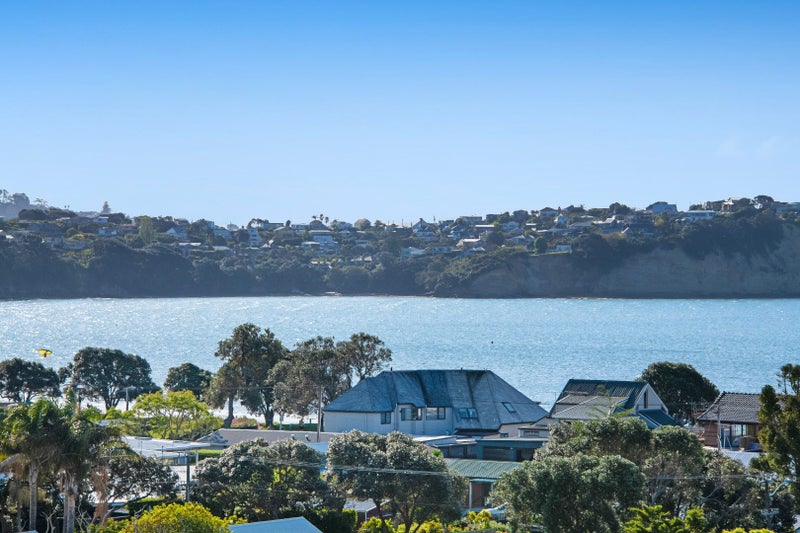 15 Beach Road, Manly , Whangaparaoa - Carousel 2