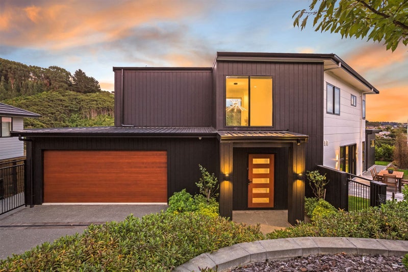 165 Navigation Drive, Whitby, Porirua - Carousel 1