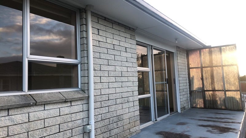 2/8 Margaret Road, Papatoetoe, Auckland - Carousel 1
