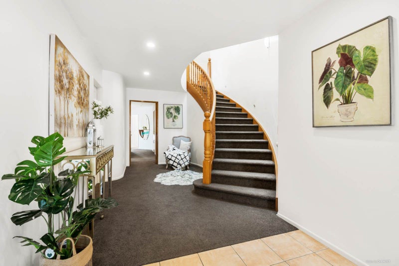 78 Crestview Place, Browns Bay, Auckland - Carousel 2