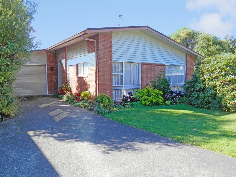 8D Ihaka Street, Hokowhitu, Palmerston North - Carousel 1