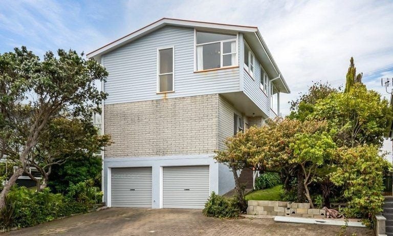 23 Bushey Way, Maungaraki, Lower Hutt - Carousel 1