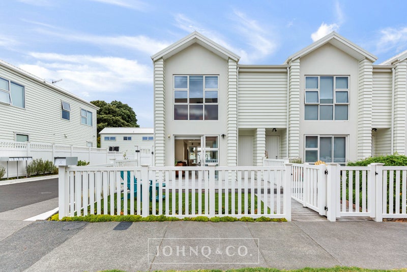 5C Torino Street, Point England, Auckland - Carousel 1