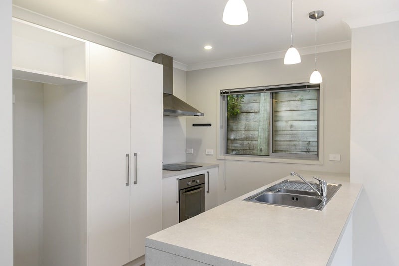 12 Ted Gilberd Place, Newlands, Wellington - Carousel 2