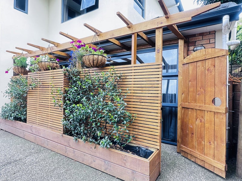 2 Meharg Place, Fairview Heights, Auckland - Carousel 1