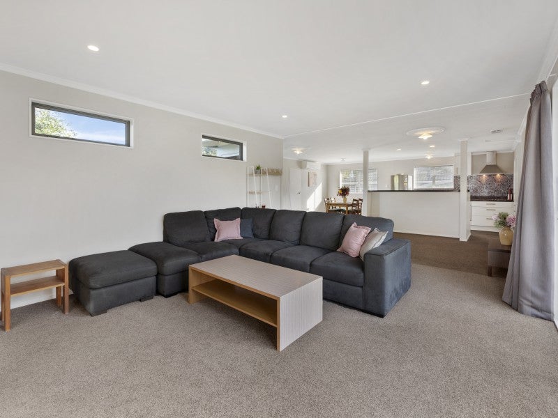 41B Larchmont Grove, Totara Park, Upper Hutt - Carousel 2