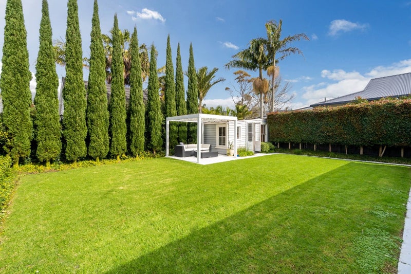 9 Waterview Road, Stanley Point, Auckland - Carousel 2