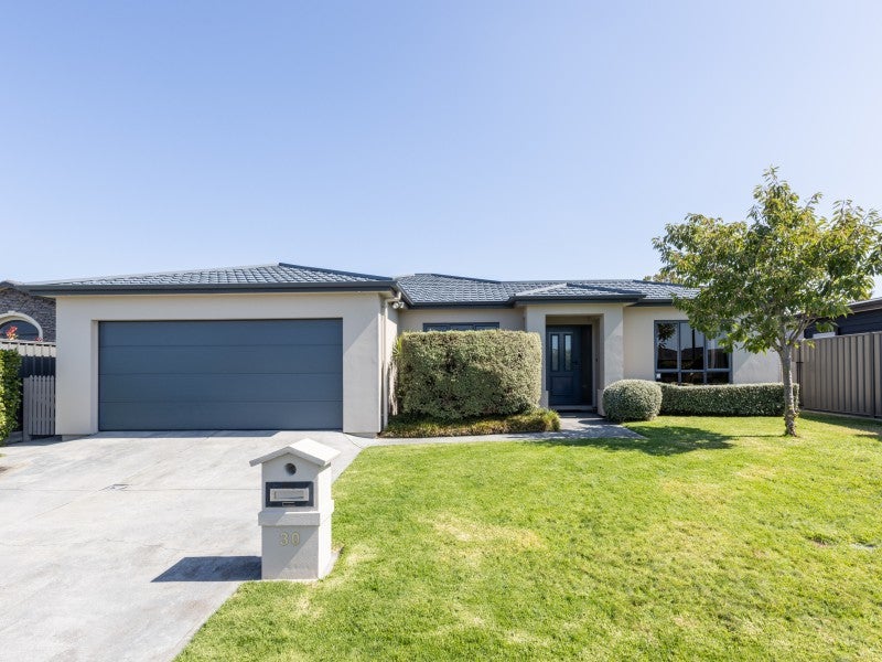 30 Lowry Place, Frimley, Hastings - Carousel 1