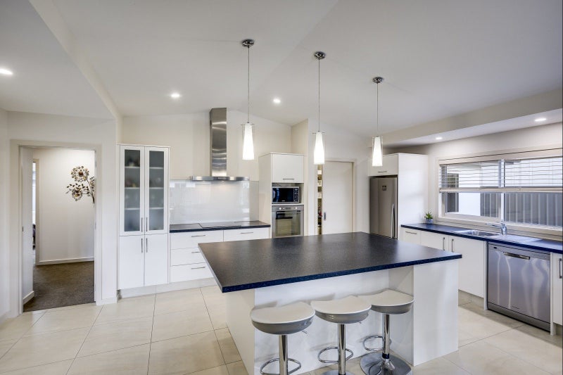 10 Ohau Place, Poraiti, Napier - Carousel 2