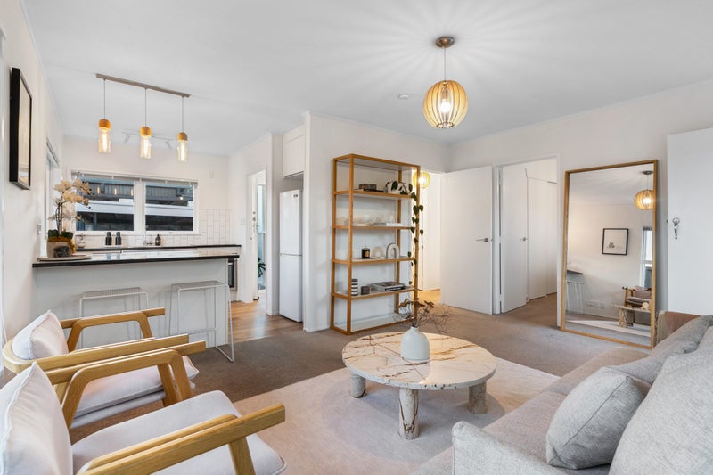 1/42 Girrahween Drive, Totara Vale, Auckland - Carousel 2