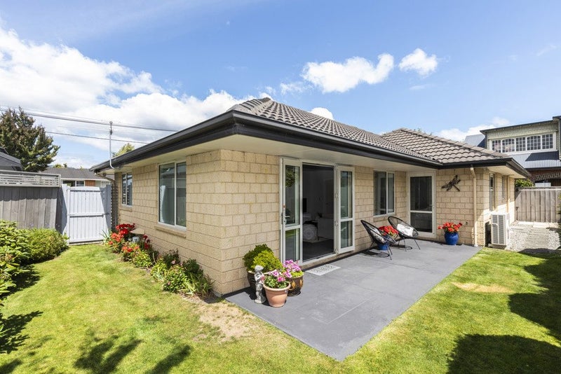 1 Strauss Place, Somerfield, Christchurch - Carousel 1